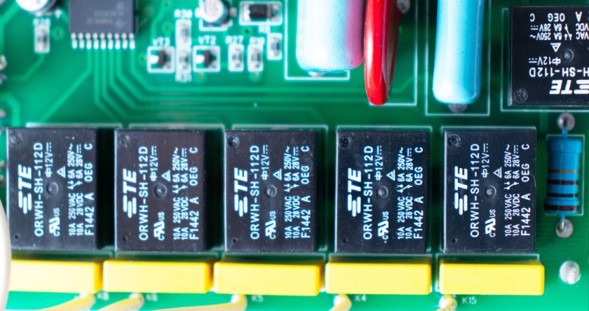 Почему щелкают стабилизаторы напряжения картинка