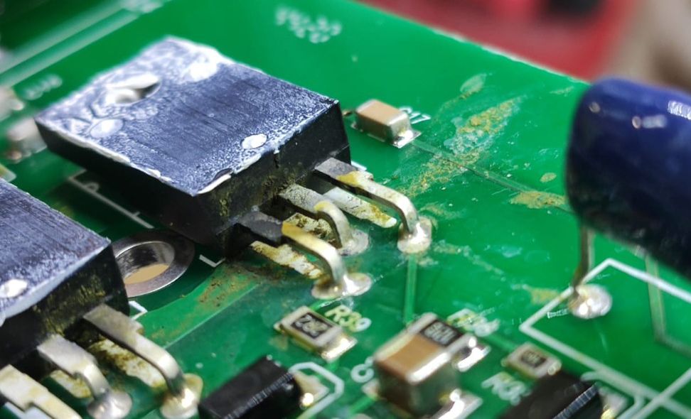 Влияние попадания воды внутрь стабилизатора Влияние попадания воды внутрь стабилизатора картинка