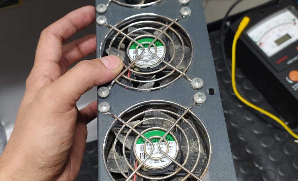 Запыленный стабилизатор Запыленный стабилизатор картинка