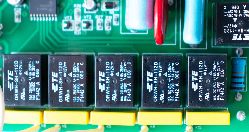 Почему щелкают стабилизаторы напряжения картинка